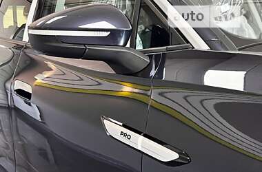 Позашляховик / Кросовер Volkswagen ID.6 Crozz 2022 в 