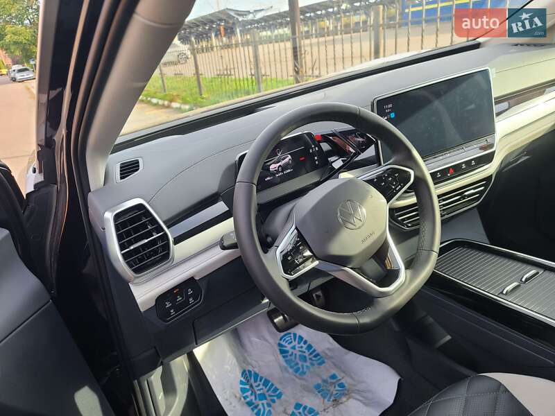 Позашляховик / Кросовер Volkswagen ID.6 Crozz 2022 в Ужгороді