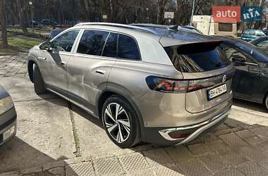 Позашляховик / Кросовер Volkswagen ID.6 Crozz 2022 в 