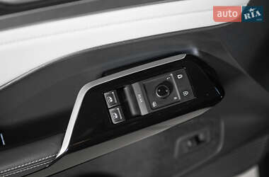 Позашляховик / Кросовер Volkswagen ID.6 Crozz 2021 в 