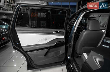 Позашляховик / Кросовер Volkswagen ID.6 Crozz 2021 в 