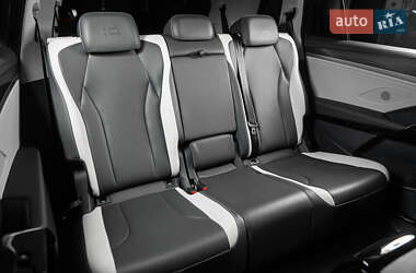 Позашляховик / Кросовер Volkswagen ID.6 Crozz 2021 в 