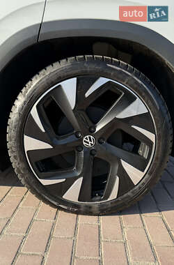 Внедорожник / Кроссовер Volkswagen ID.6 Crozz 2021 в 