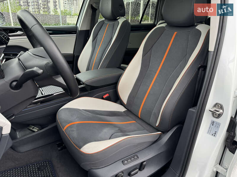 Позашляховик / Кросовер Volkswagen ID.6 Crozz 2022 в Києві