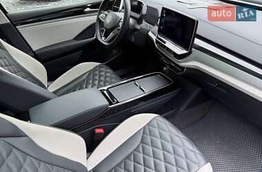 Внедорожник / Кроссовер Volkswagen ID.6 Crozz 2021 в 