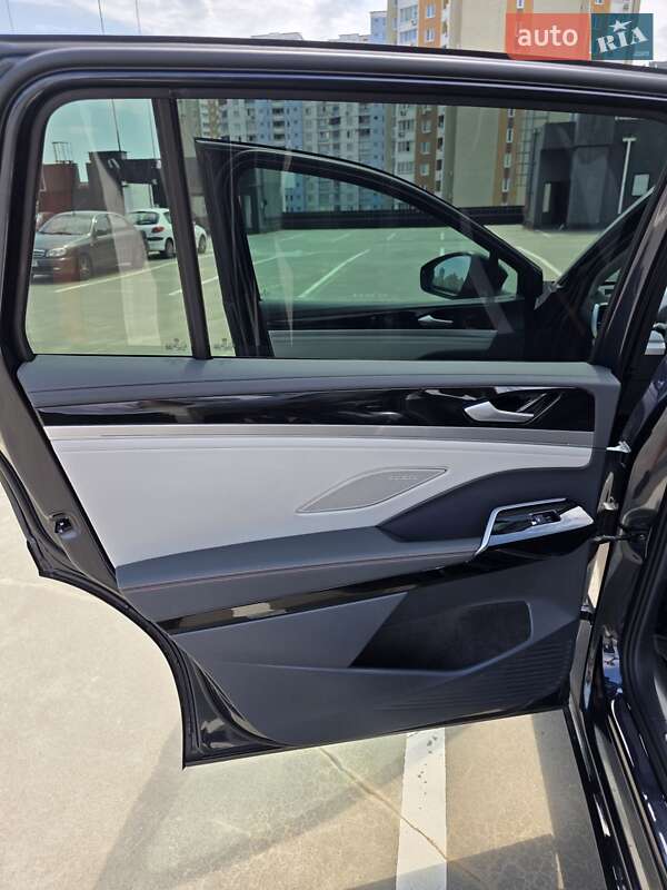 Внедорожник / Кроссовер Volkswagen ID.6 Crozz 2022 в Киеве