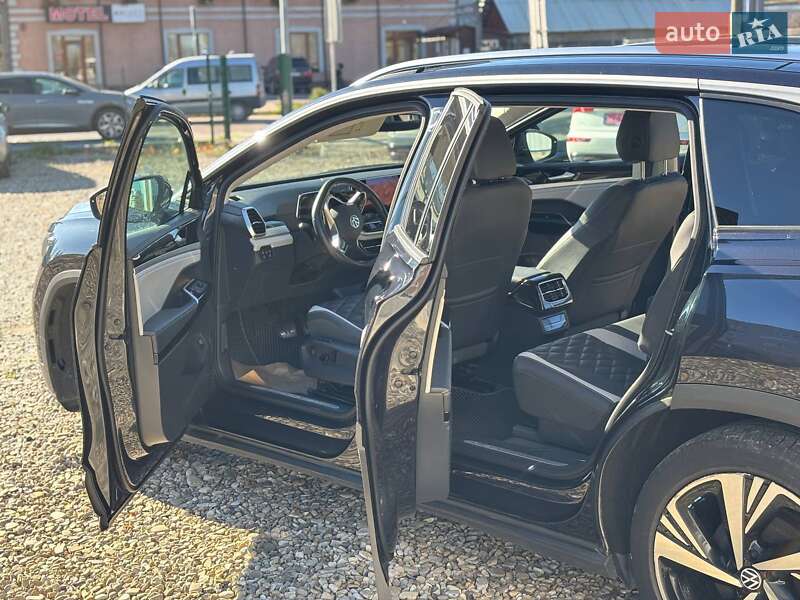 Позашляховик / Кросовер Volkswagen ID.6 Crozz 2023 в Стрию