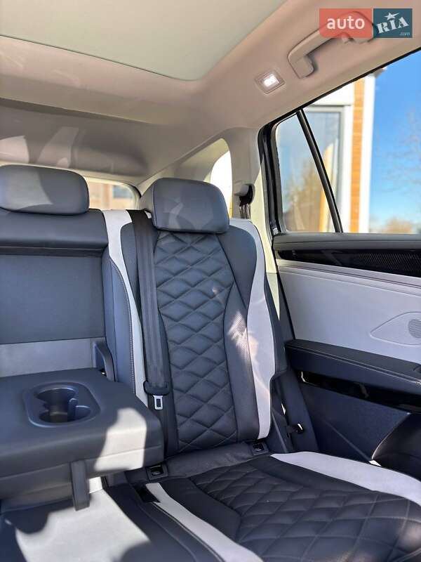 Позашляховик / Кросовер Volkswagen ID.6 Crozz 2023 в Стрию