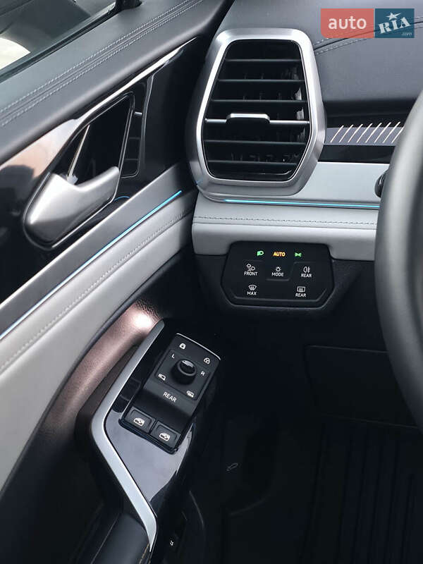 Внедорожник / Кроссовер Volkswagen ID.6 Crozz 2024 в Киеве