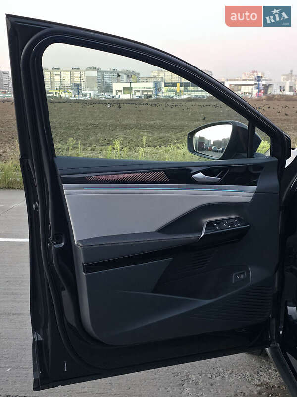 Внедорожник / Кроссовер Volkswagen ID.6 Crozz 2024 в Киеве