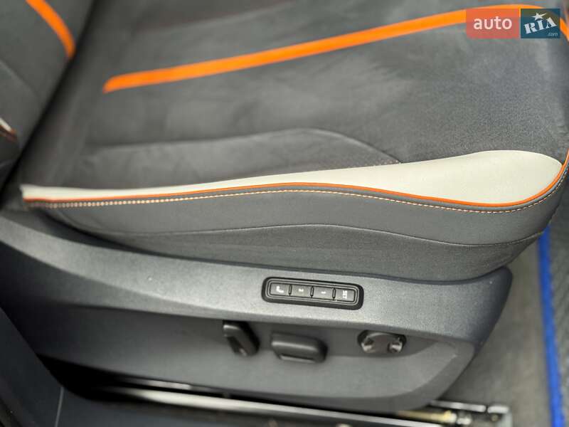 Внедорожник / Кроссовер Volkswagen ID.6 Crozz 2022 в Киеве