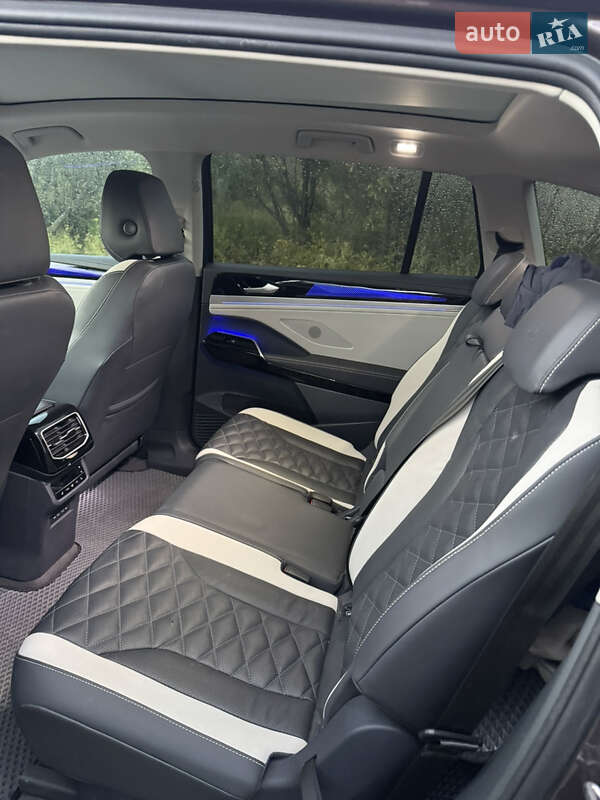 Внедорожник / Кроссовер Volkswagen ID.6 2023 в Бориславе