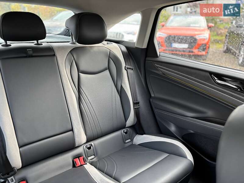 Лифтбек Volkswagen ID.7 2024 в Стрые