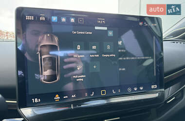 Позашляховик / Кросовер Volkswagen ID. UNYX 2025 в 