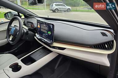 Позашляховик / Кросовер Volkswagen ID. UNYX 2024 в 