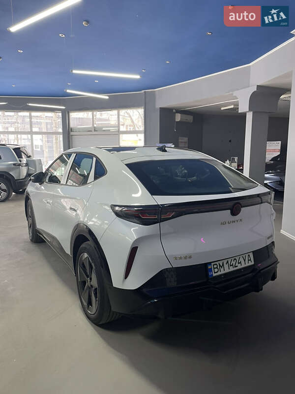 Volkswagen ID. UNYX 2025