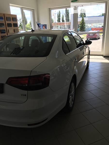 Седан Volkswagen Jetta 2016 в Кременчуці