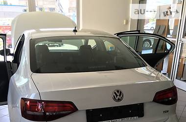 Седан Volkswagen Jetta 2016 в Кременчуге