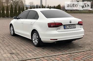 Седан Volkswagen Jetta 2016 в Львове