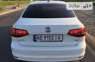 Седан Volkswagen Jetta 2016 в Днепре