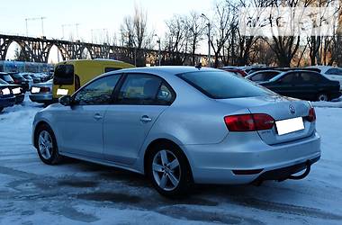 Седан Volkswagen Jetta 2012 в Днепре