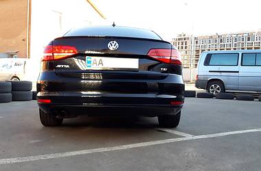 Седан Volkswagen Jetta 2015 в Киеве