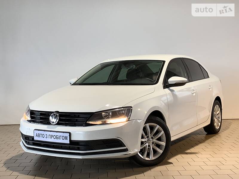 Седан Volkswagen Jetta 2016 в 