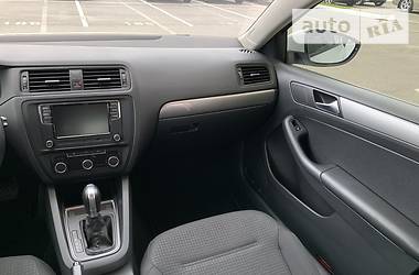 Седан Volkswagen Jetta 2016 в 
