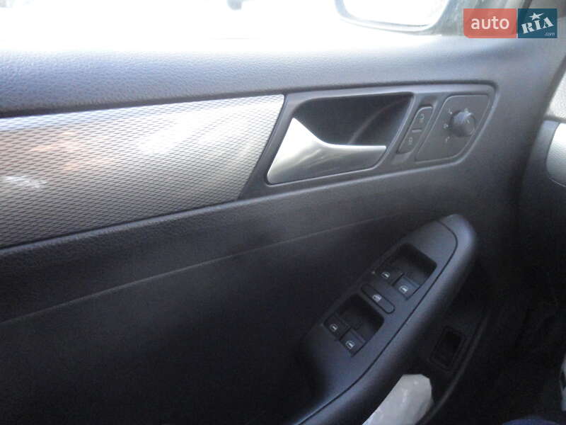 Седан Volkswagen Jetta 2014 в Запоріжжі