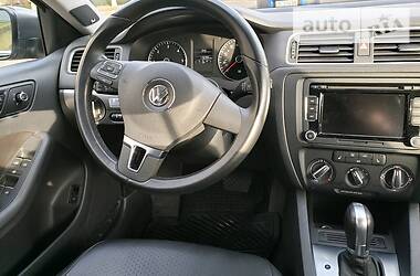 Седан Volkswagen Jetta 2014 в Львові