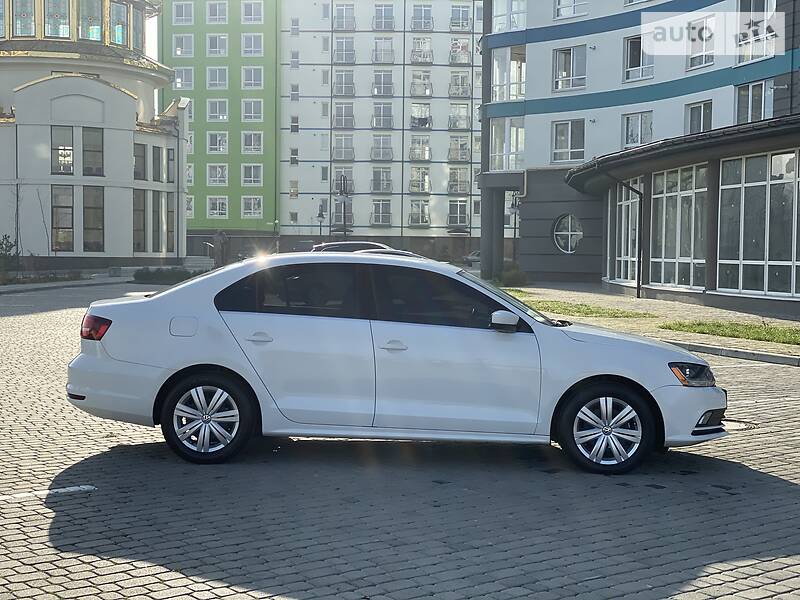 Седан Volkswagen Jetta 2017 в Івано-Франківську