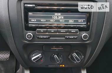 Седан Volkswagen Jetta 2012 в 