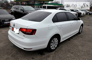 Седан Volkswagen Jetta 2017 в 