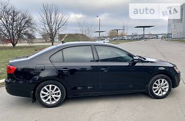 Седан Volkswagen Jetta 2012 в 