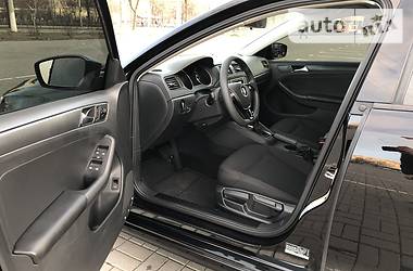 Седан Volkswagen Jetta 2016 в 