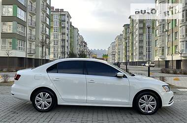 Седан Volkswagen Jetta 2017 в 