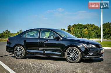 Седан Volkswagen Jetta 2016 в Николаеве