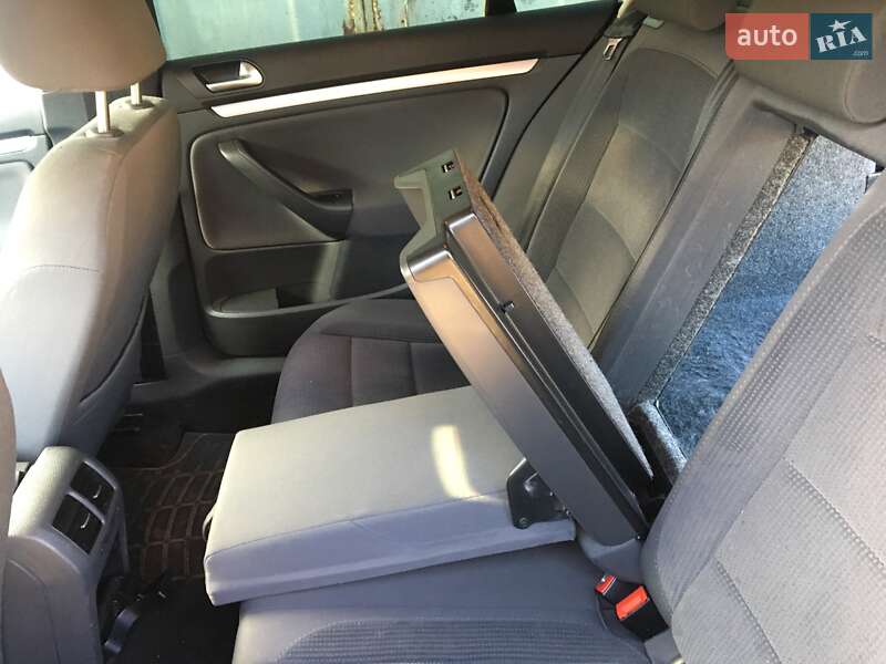 Седан Volkswagen Jetta 2007 в Ужгороде