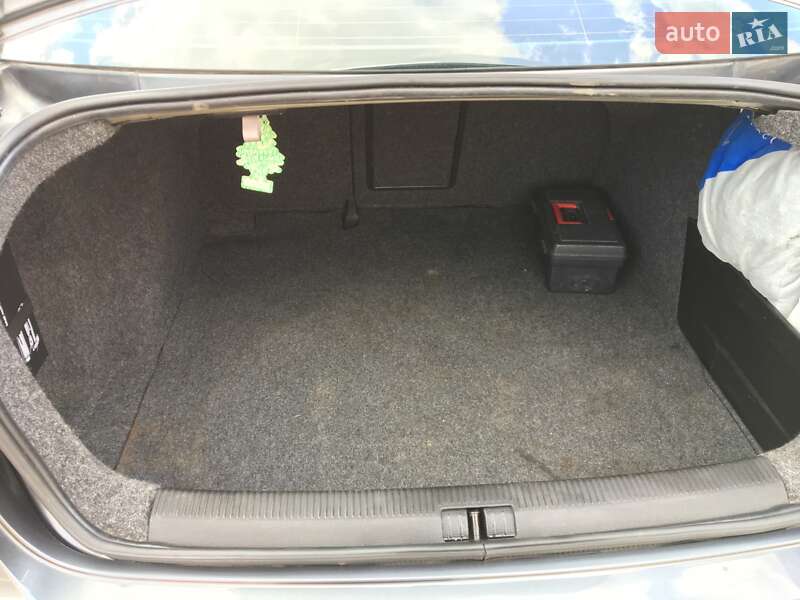 Седан Volkswagen Jetta 2007 в Ужгороде