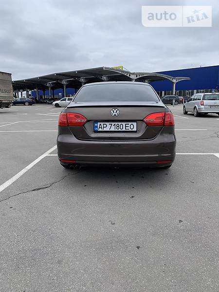 Седан Volkswagen Jetta 2014 в Запоріжжі