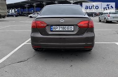 Седан Volkswagen Jetta 2014 в 