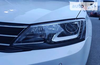 Седан Volkswagen Jetta 2016 в 