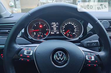 Седан Volkswagen Jetta 2016 в 