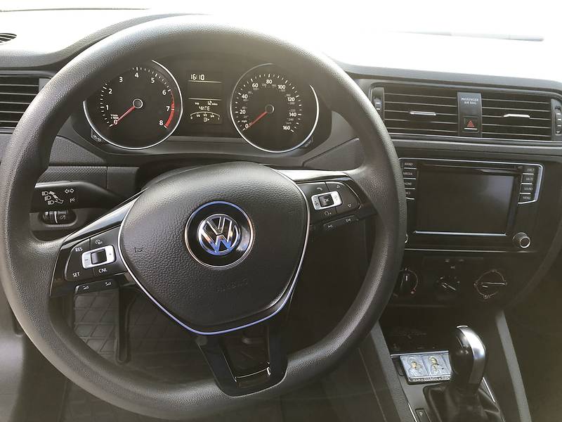 Седан Volkswagen Jetta 2015 в Запоріжжі