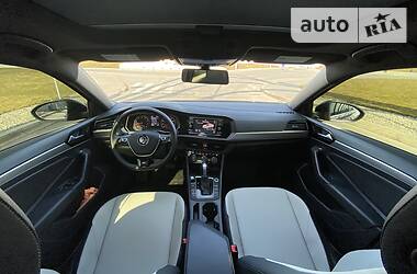 Седан Volkswagen Jetta 2018 в 