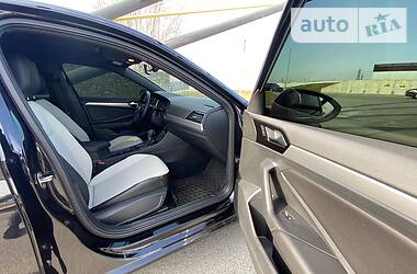 Седан Volkswagen Jetta 2018 в 