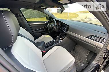 Седан Volkswagen Jetta 2018 в 