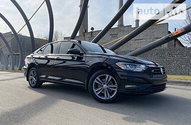 Седан Volkswagen Jetta 2018 в 