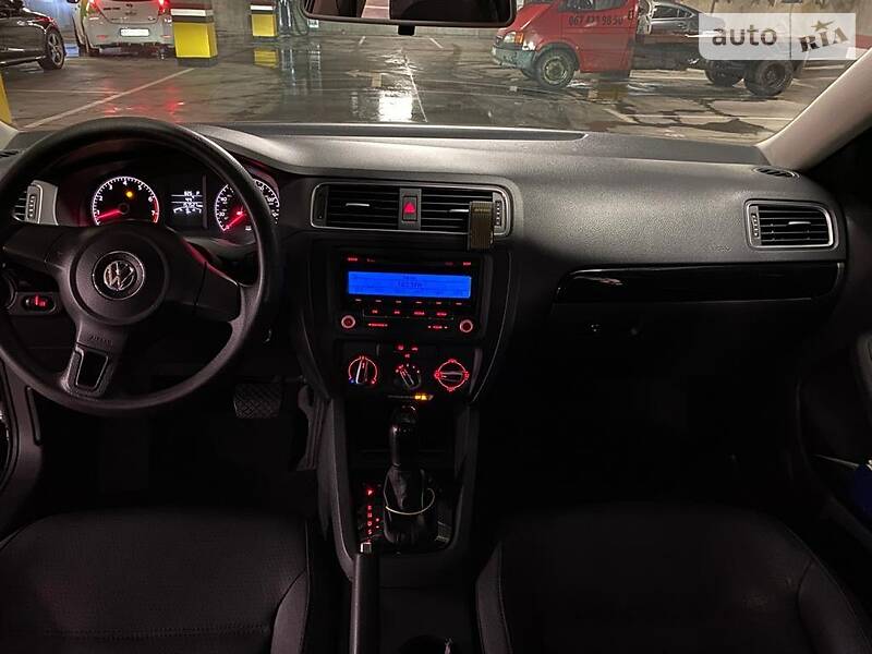 Седан Volkswagen Jetta 2011 в Днепре
