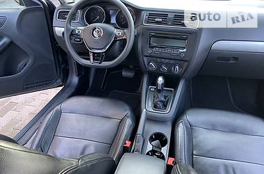 Седан Volkswagen Jetta 2015 в 